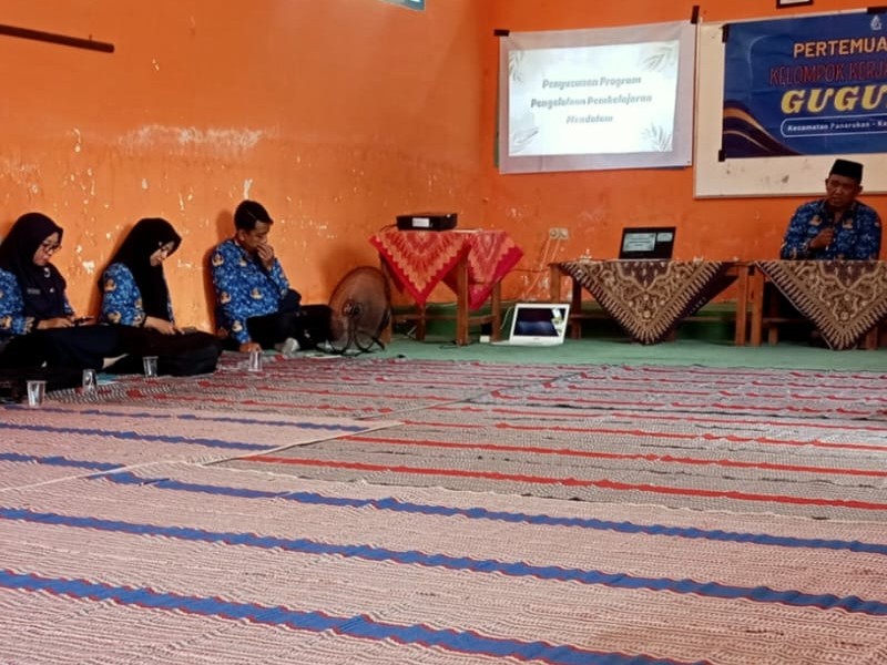 Kegiatan Kelompok Kerja Guru (KKG) Gugus 05 Kecamatan Panarukan
